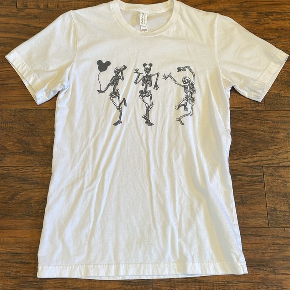 Bella Canvas Tops - 3/$15 🔴 Women’s Disney inspired Halloween Skeletons shirt size small